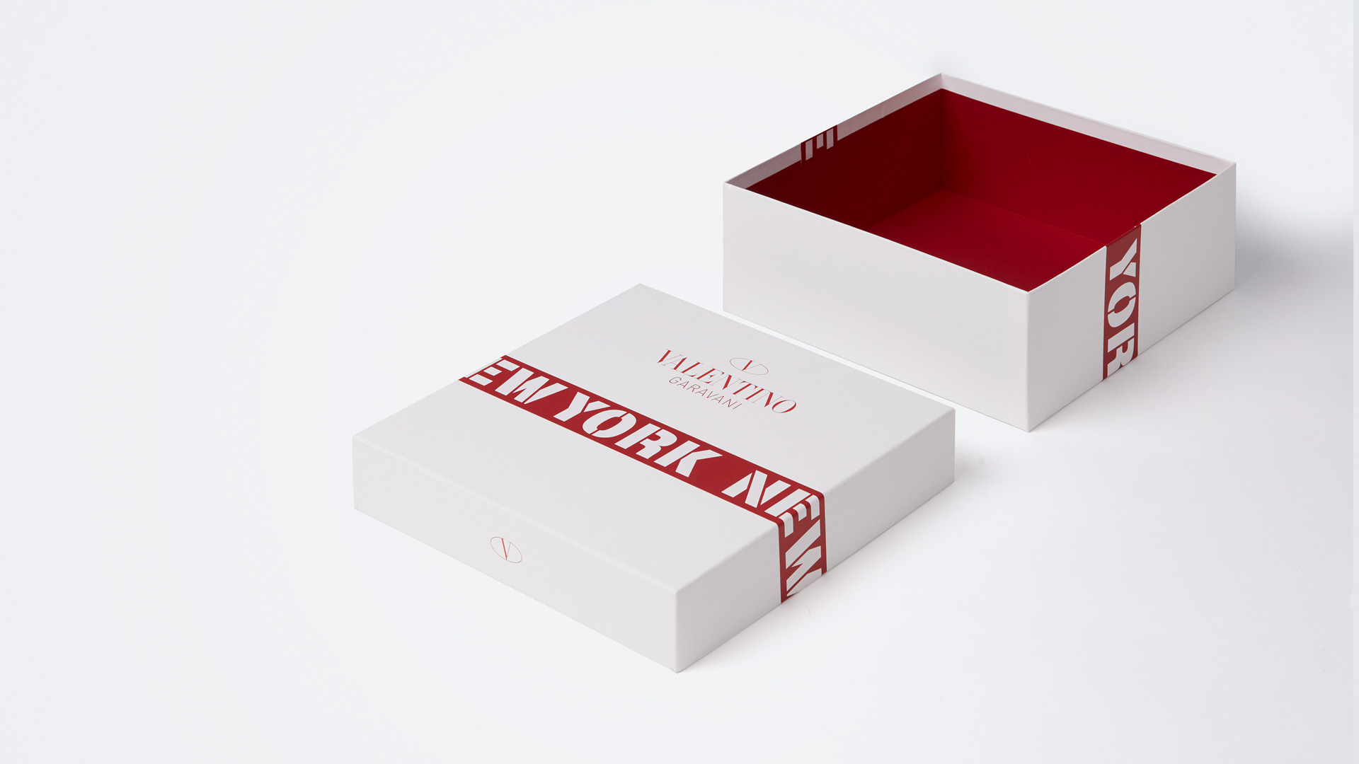 Production of Lid-bottom box. Valentino | Pisacane Boxes